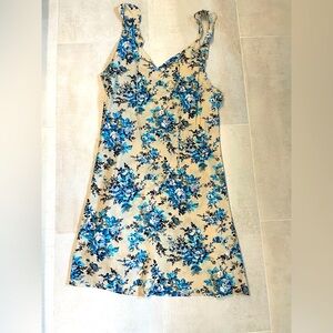 Super cute Umgee ladies sundress size L floral print, tie front, slip on